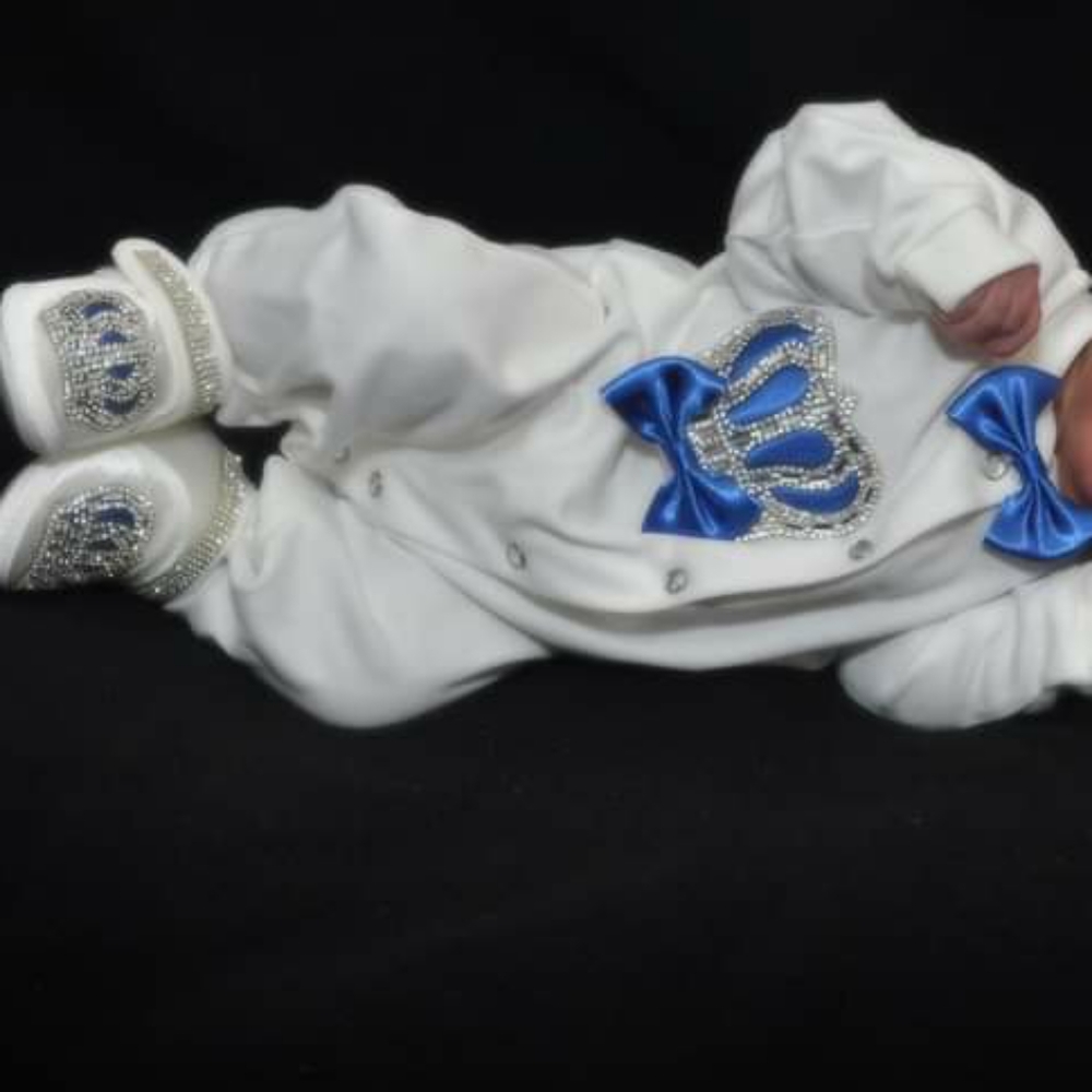 Newborn 4 piece layette set